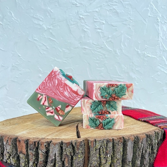 🎄✨"Holly " Artisan Soap Bar | Festive Holiday Bliss! - Picture 4 of 4